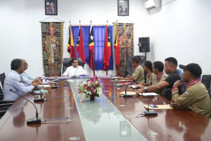 Ministru Administrasaun Estatal (MAE), Miguel Pereira de Carvalho, hala&#039;o hela reuniaun ho Xefe Suku sira husi Postu Administrativu Kelikai, Munisipiu Baukau.