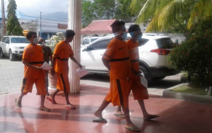Sidadaun timorona na&#039;in-4 ne&#039;ebé envolve iha kazu krime ilegál ho ró ahi liuhusi tasi, foin tun husi karreta hodi hakat tama dadauk ba sala julgamentu TDD hodi tuir prosesu primeiru interrogatóriu, sesta (03/09). 