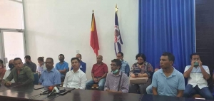 Lideransa Partidu Demokratiku tuur iha Meza ko&#039;alia ba midia sira iha sede partidu Kolmera Dili (7/5)