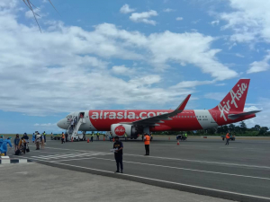 Aviaun Airasia tula pasajeiru 44 ho Medical Suplayer tun iha áeroportu Internasionál Prezidente Nicolau Lobato, sesta (07/05).